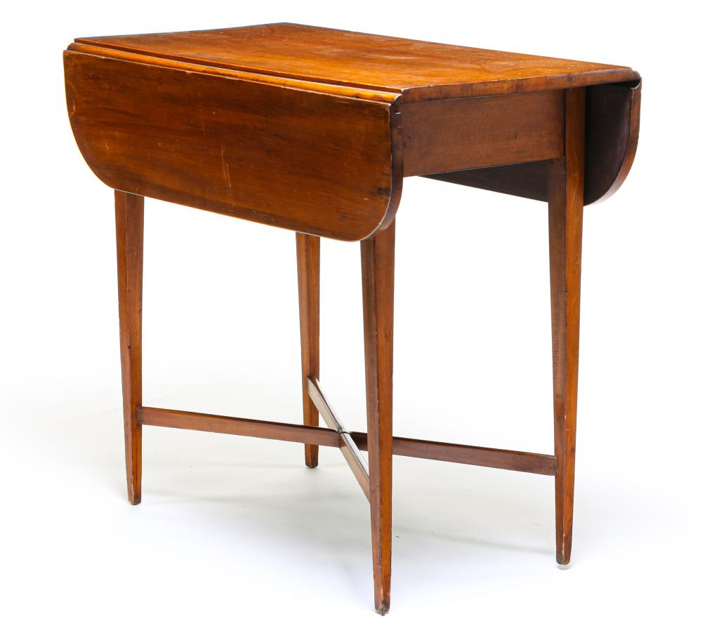 AMERICAN HEPPLEWHITE PEMBROKE TABLE. (1 of 4)
