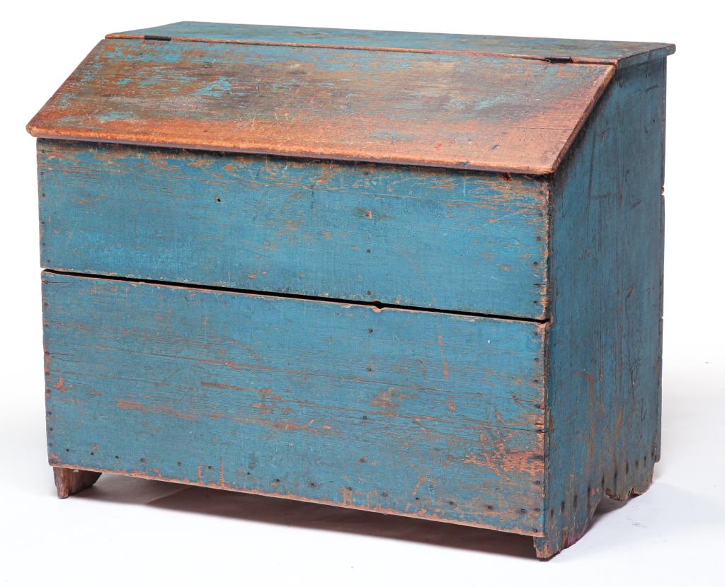 AMERICAN PAINTED COUNTRY SLANT LID BIN. (1 of 8)