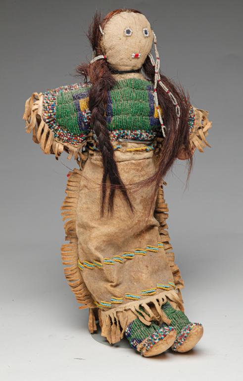 PLAINS NATIVE AMERICAN BEADED DOLL. (1 of 3)
