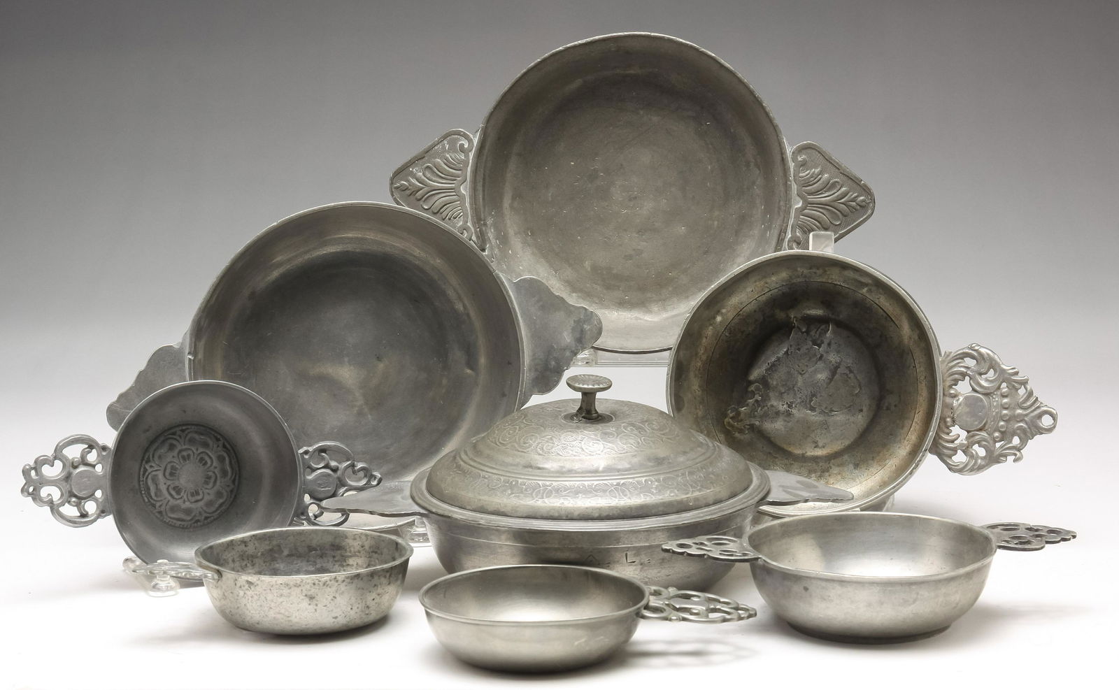 EIGHT AMERICAN AND EUROPEAN PEWTER PORRINGERS. (1 of 7)