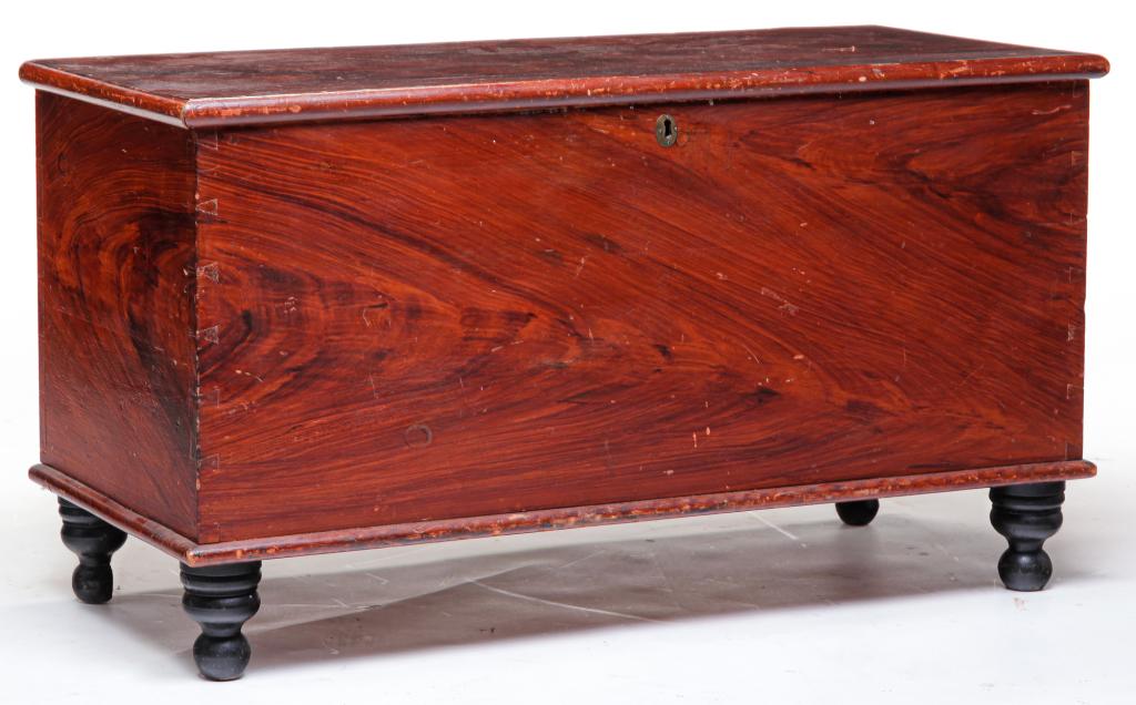 AMERICAN DECORATED TRANSITIONAL BLANKET CHEST. (1 of 7)