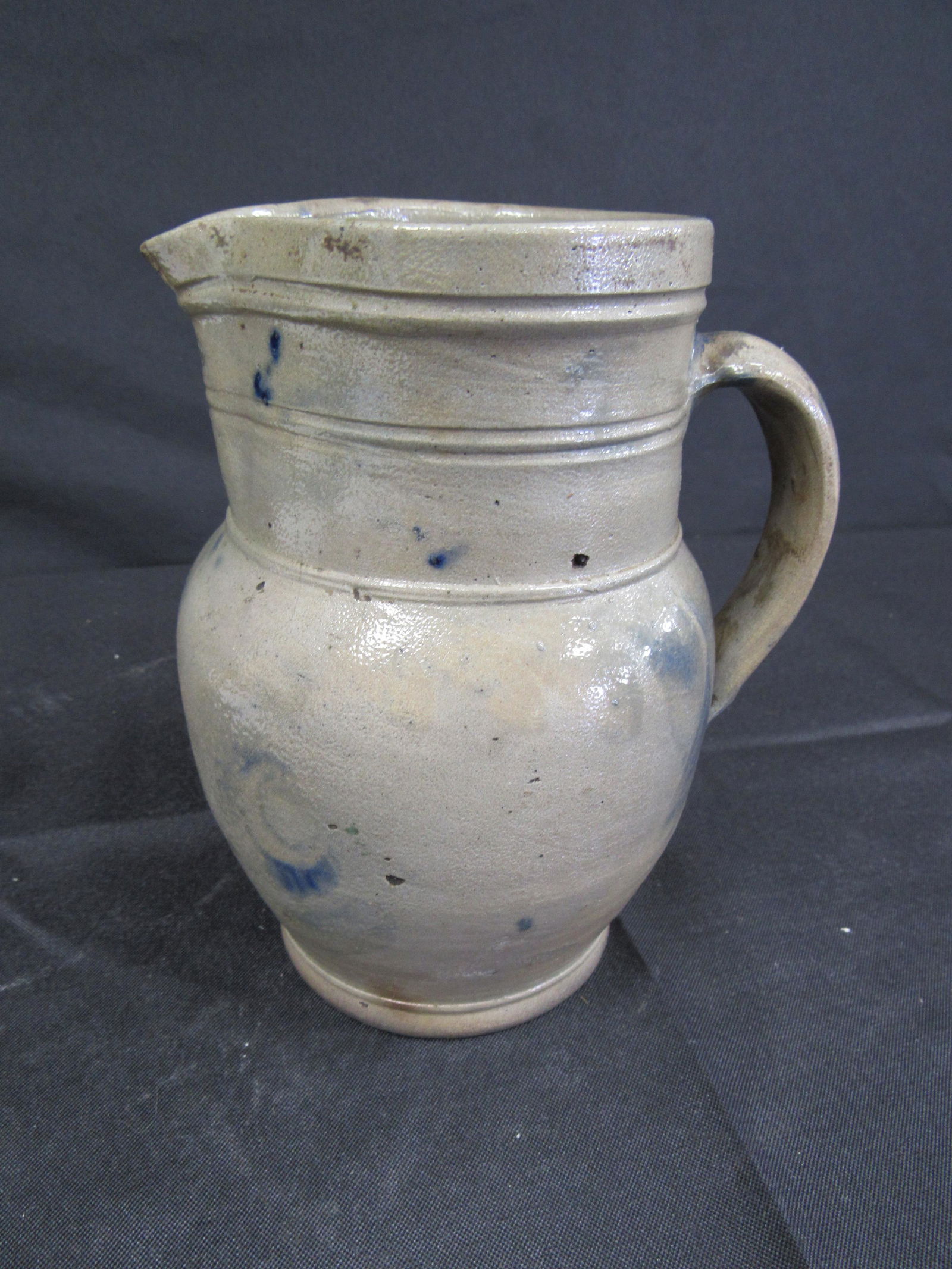 QUART-SIZED SE  PA STONEWARE PITCHER (1 of 4)