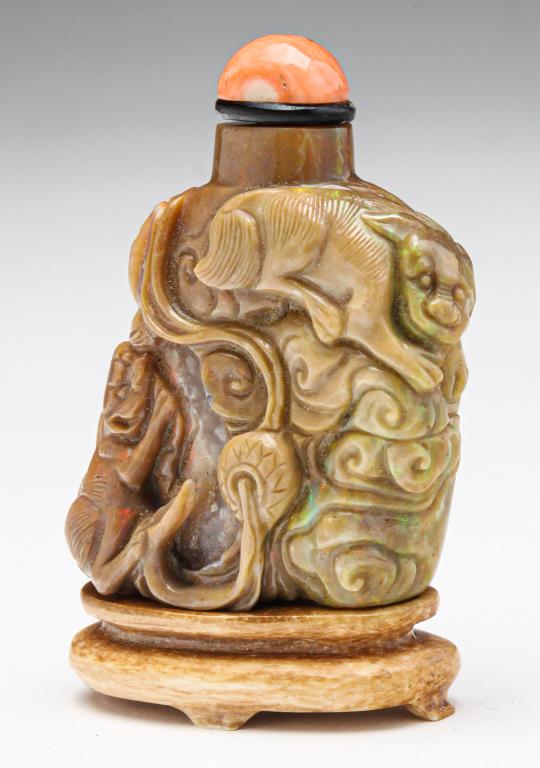 CHINESE OPAL SNUFF BOTTLE. (1 of 5)