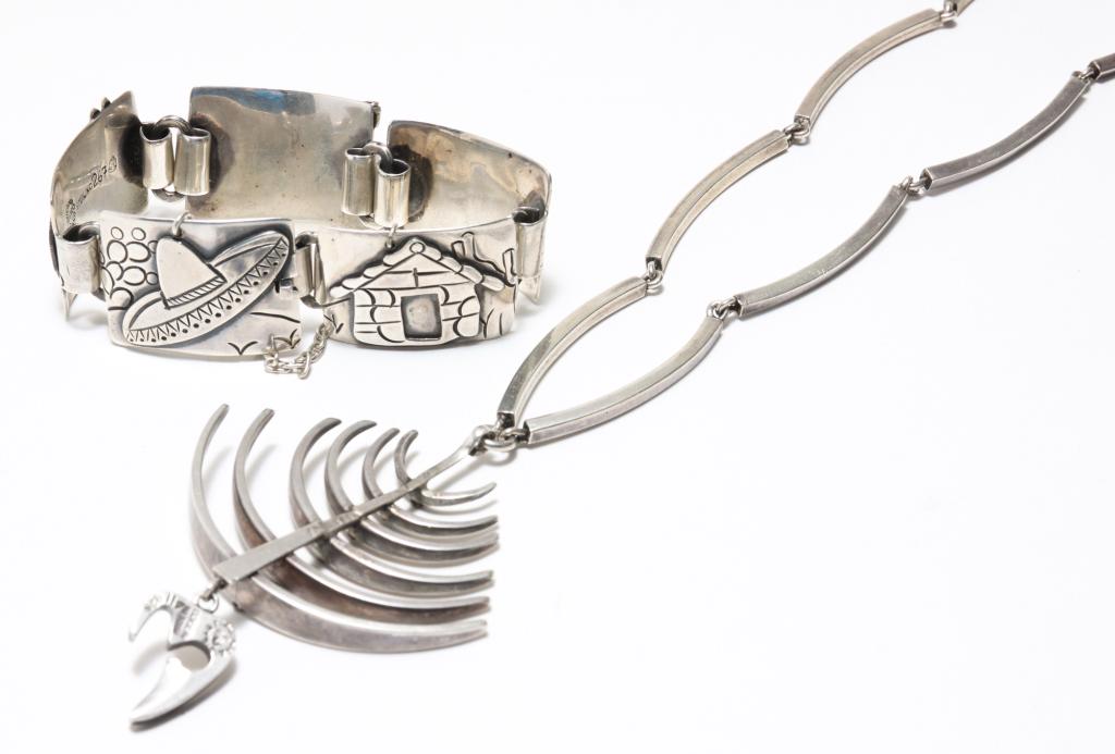 LOS CASTILLO NECKLACE & VICTORIA BRACELET. (1 of 4)