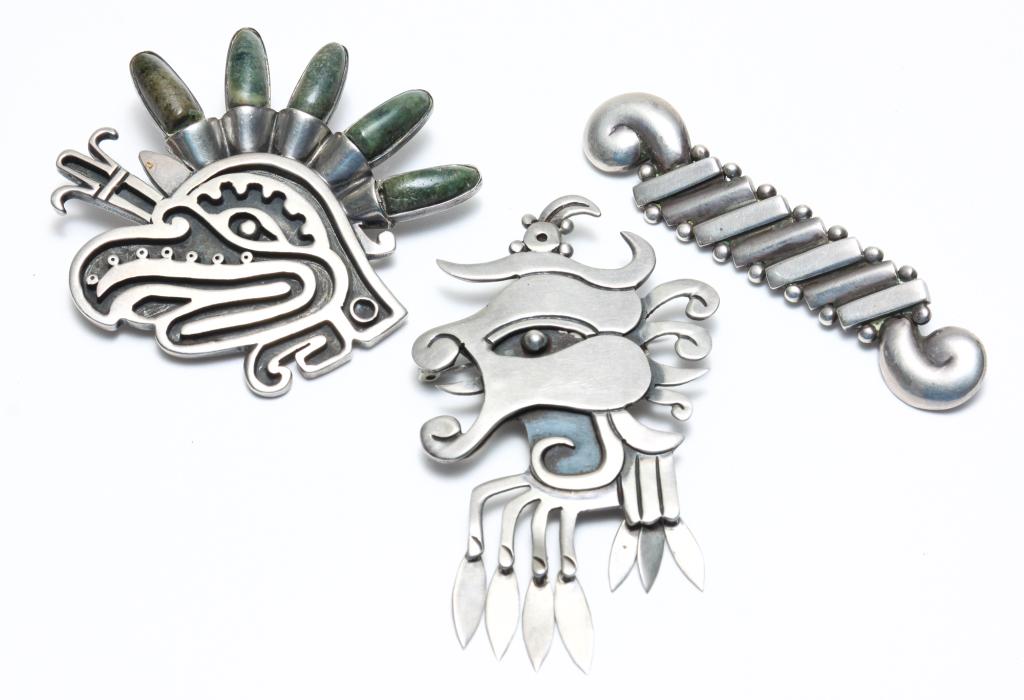 THREE SIGNED VINTAGE MEXICAN STERLING PINS. (1 of 6)