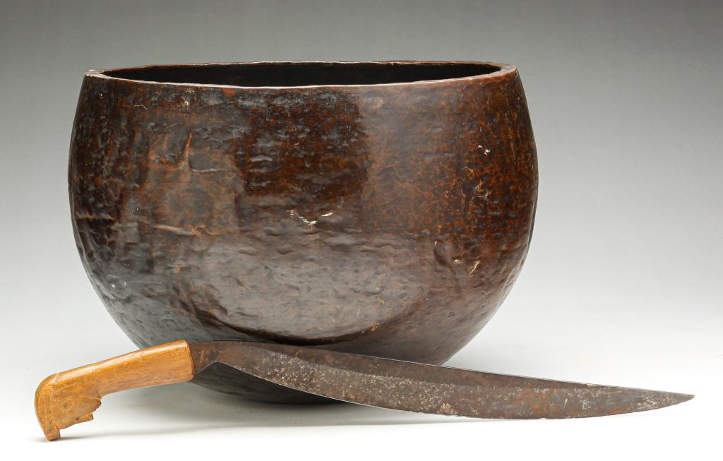 ASIAN GONG AND KNIFE. (1 of 5)