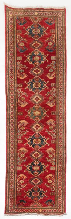 CAUCASIAN PATTERN RUNNER. (1 of 2)