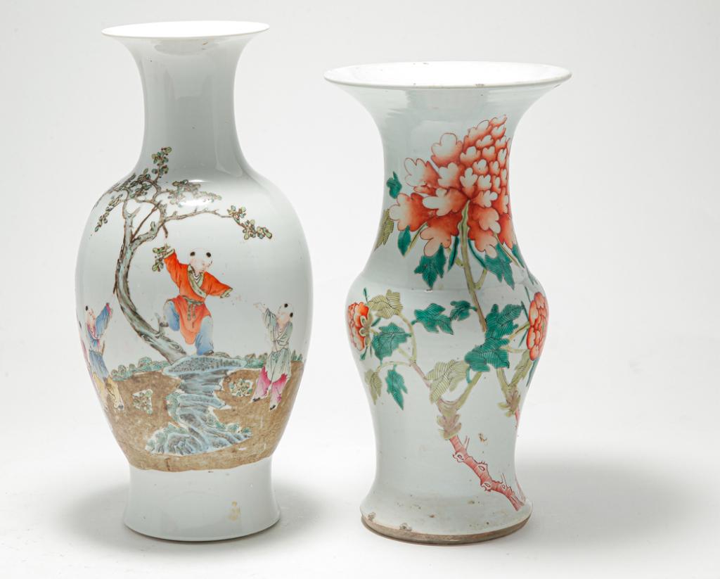 TWO CHINESE PORCELAIN VASES. (1 of 5)