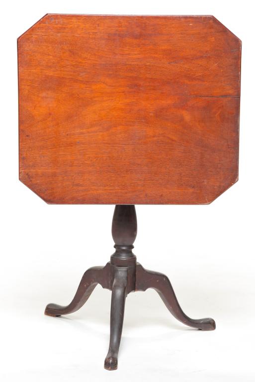 AMERICAN QUEEN ANNE TILT TOP TABLE. (1 of 2)