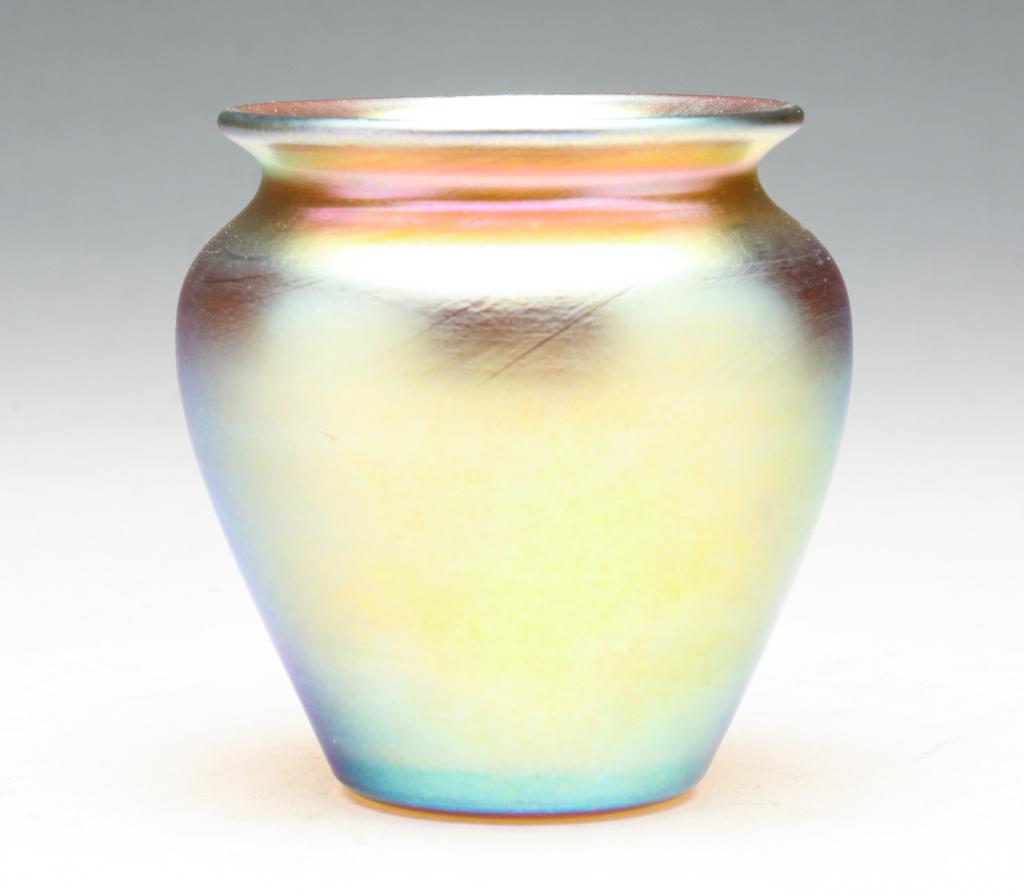 STEUBEN GOLD AURENE CABINET VASE. (1 of 5)