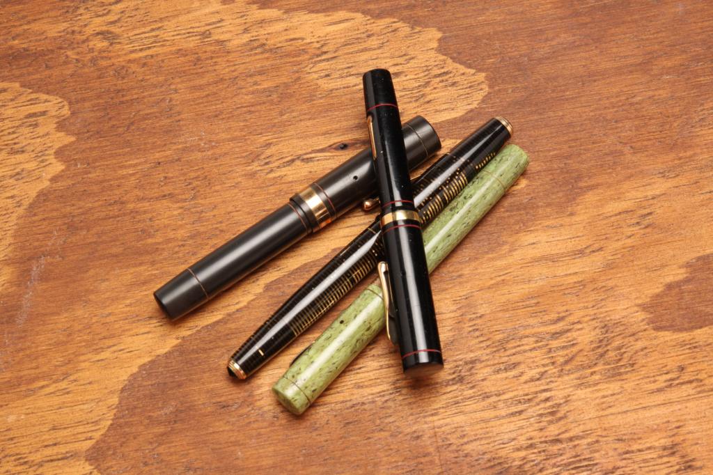 PARKER VACUMATIC & THREE CONKLIN ENDURAS. (1 of 5)