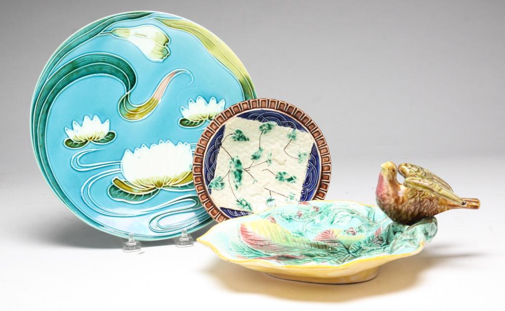 THREE MAJOLICA PLATES. (1 of 6)