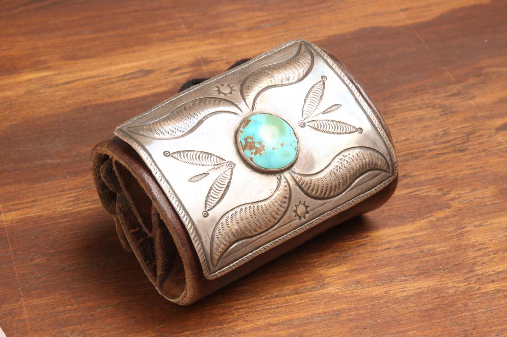 VINTAGE NATIVE AMERICAN  KETOH - BOW GUARD. (1 of 4)