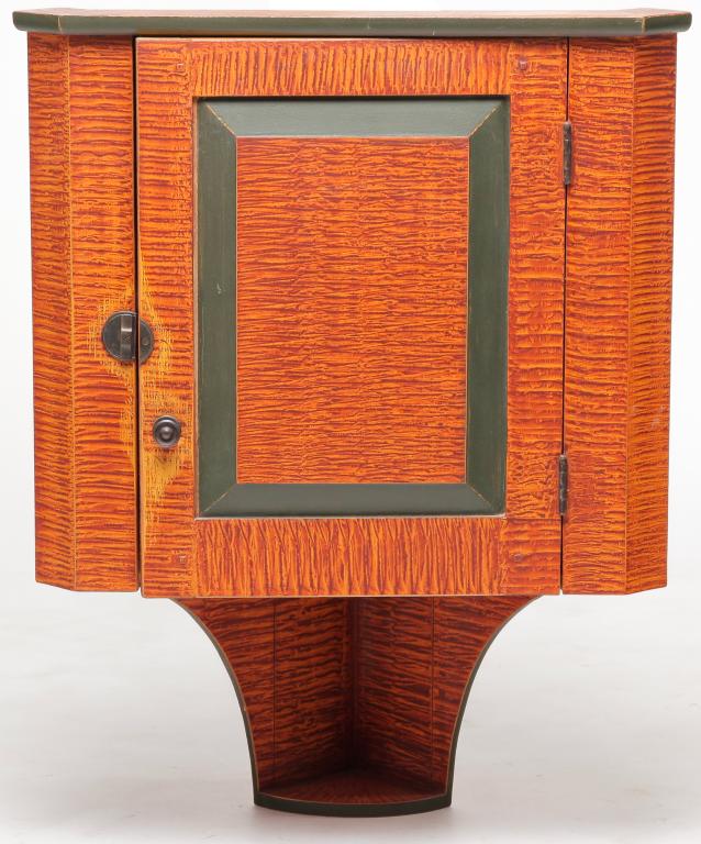 DAVID T. SMITH DECORATED HANGING CORNER CUPBOARD. (1 of 5)