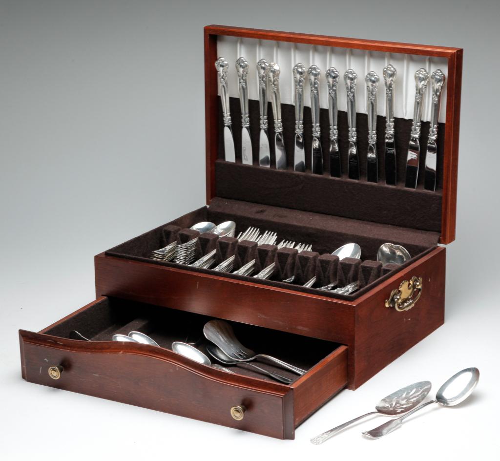 SET OF GORHAM CHANTILLY PATTERN STERLING FLATWARE. (1 of 6)