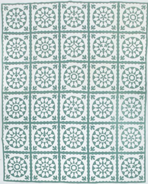 AMERICAN PIECEWORK QUILT. (1 of 3)