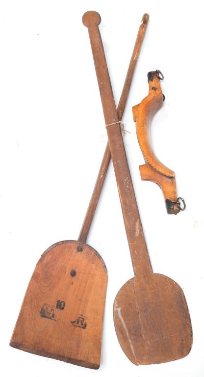 THREE AMERICAN WOODEN PIECES. (1 of 5)