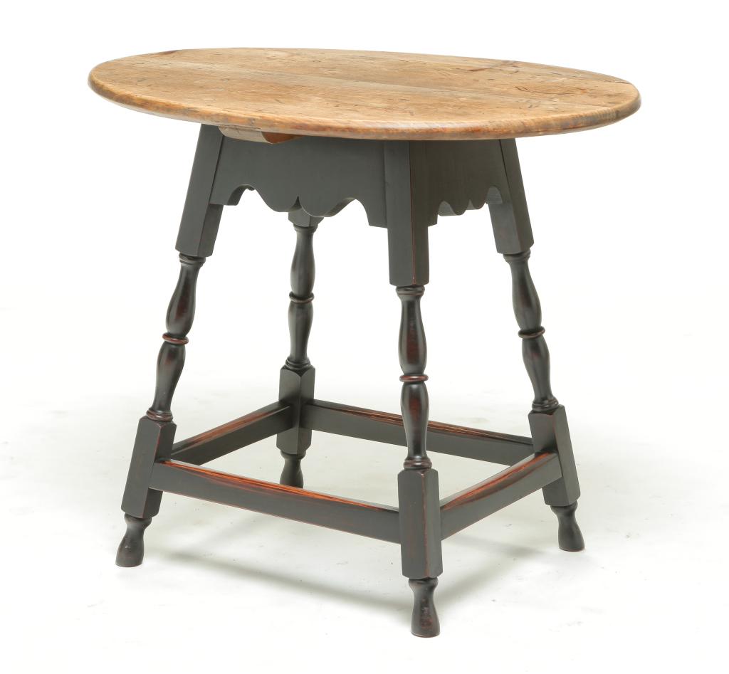 AMERICAN TAVERN TABLE. (1 of 4)