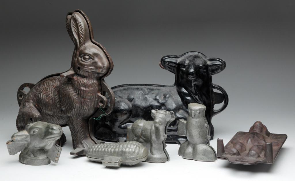 SEVEN AMERICAN FOOD MOLDS. (1 of 4)