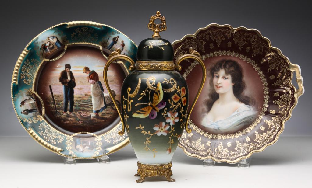 TWO ROYAL VIENNA PLATES AND AN URN. (1 of 5)