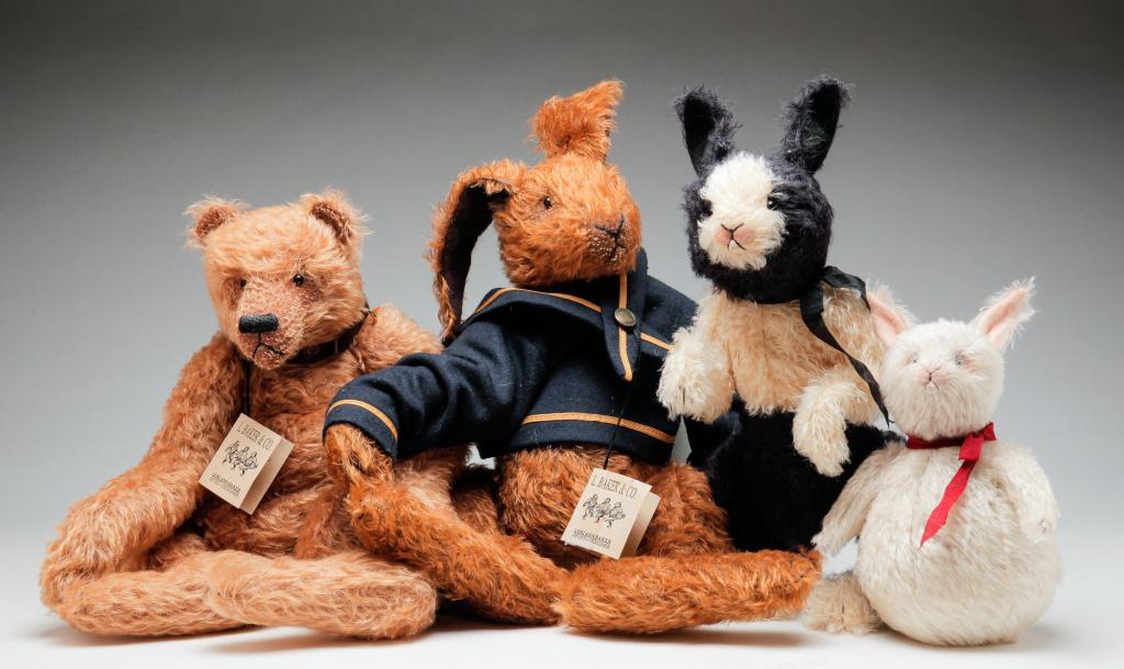 FOUR AMERICAN STUFFED TOYS. (1 of 4)