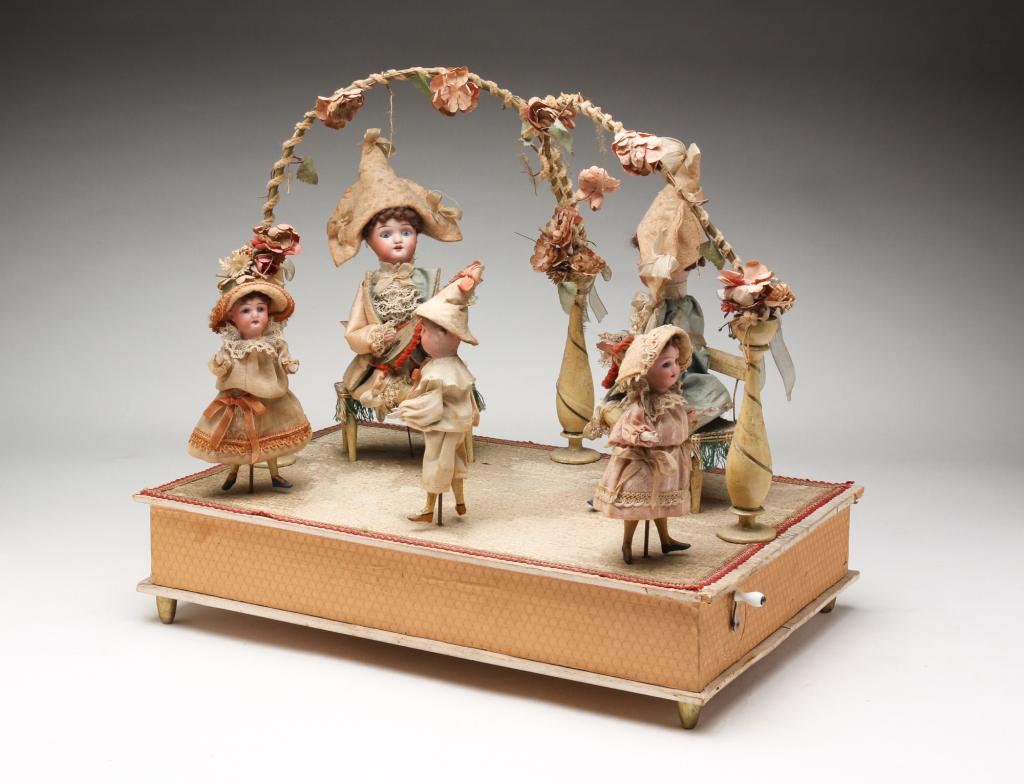 EUROPEAN MUSICIANS AND DANCERS AUTOMATON. (1 of 6)