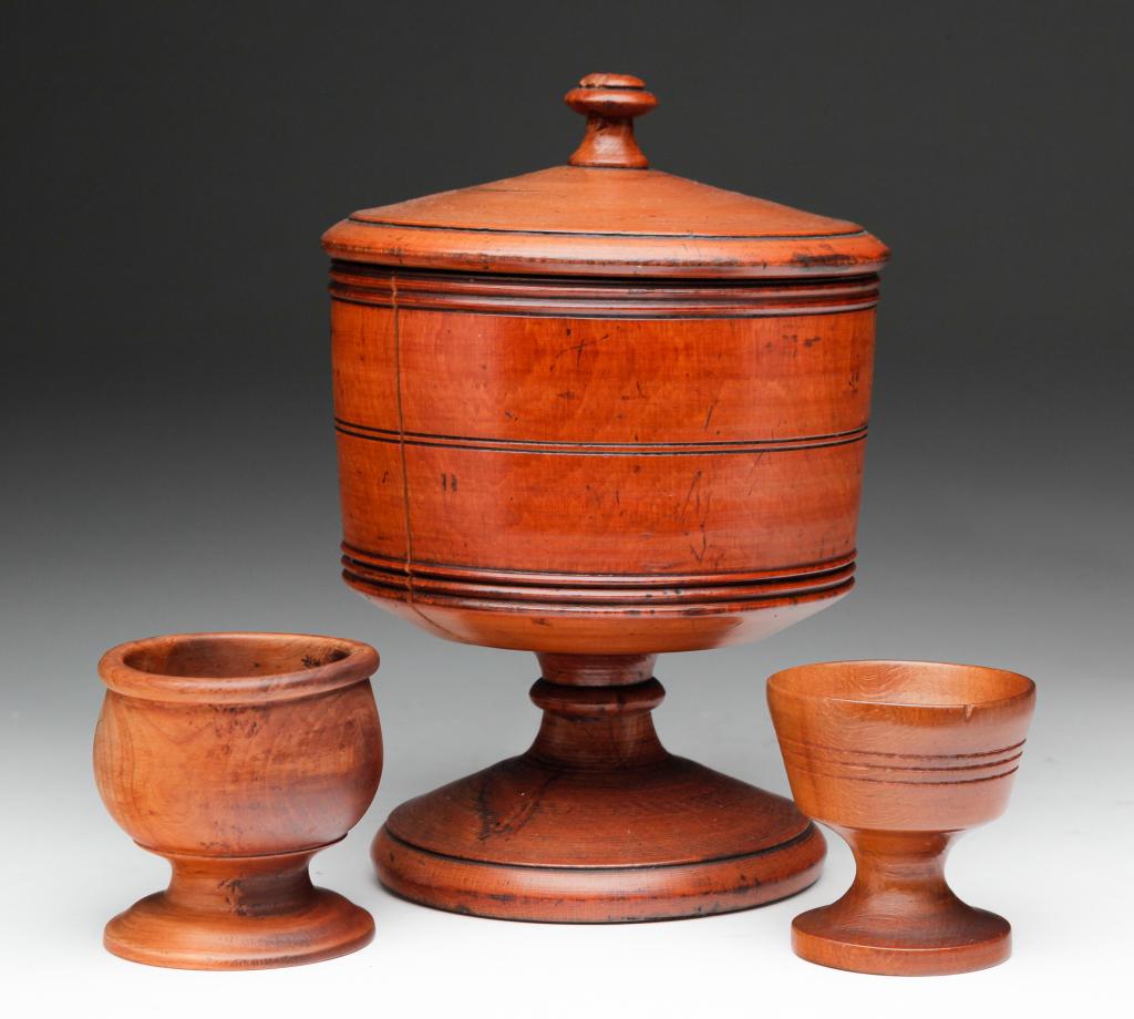 THREE PIECES OF TREEN WARE. (1 of 3)