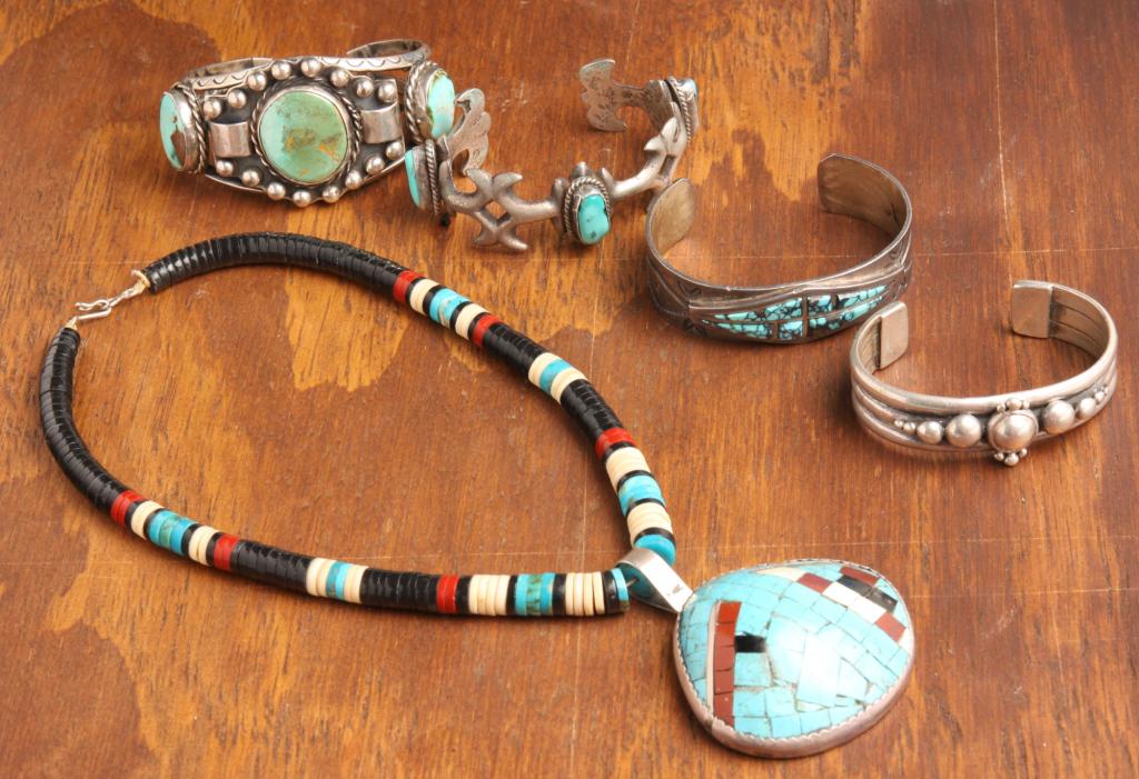 SMALL GROUP NATIVE AMERICAN JEWELRY. (1 of 8)