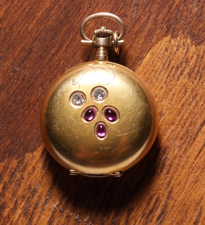 LADIES 14K GOLD ANTIQUE PENDANT WATCH. (1 of 4)