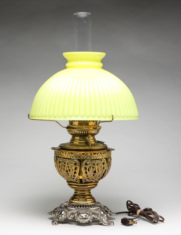 AMERICAN BRADLEY AND HUBBARD TABLE LAMP. (1 of 6)