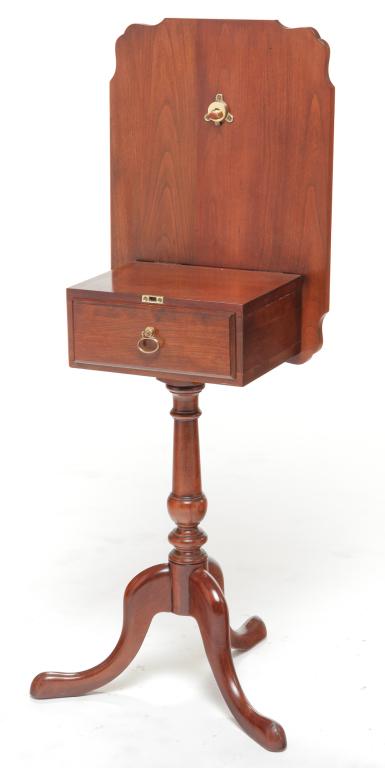 PENNSYLVANIA HOUSE TILT TOP CANDLE STAND. (1 of 5)