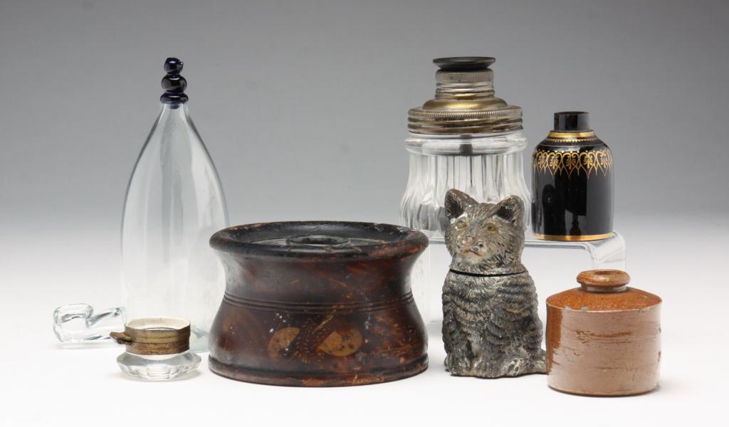 SMALL GROUP OF VINTAGE INKWELLS. (1 of 10)