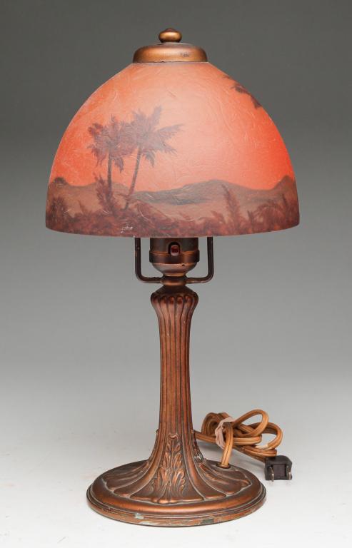 SIGNED HANDEL BOUDOIR LAMP. (1 of 6)