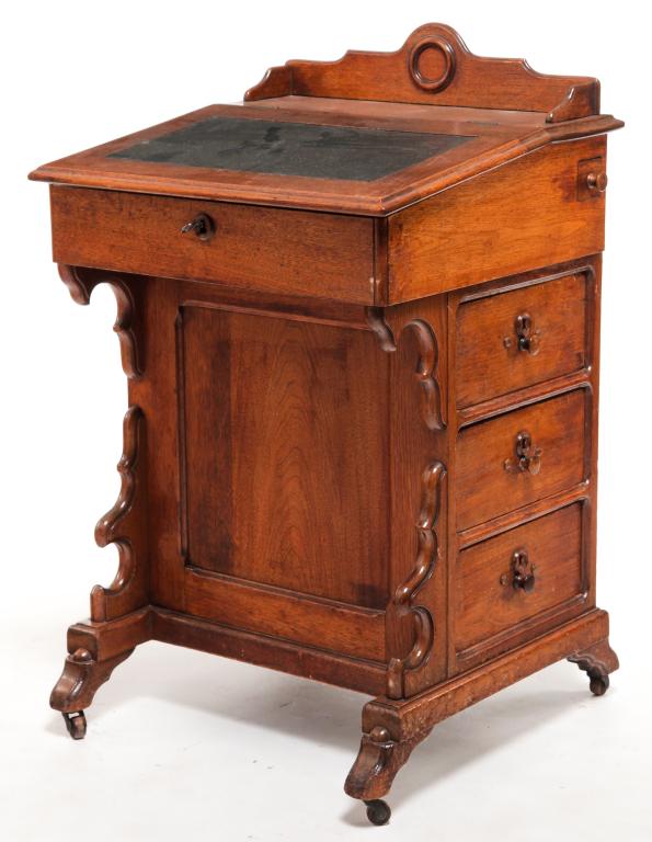 AMERICAN VICTORIAN DAVENPORT DESK. (1 of 7)