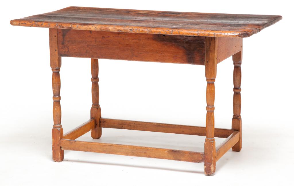 AMERICAN TAVERN TABLE. (1 of 3)