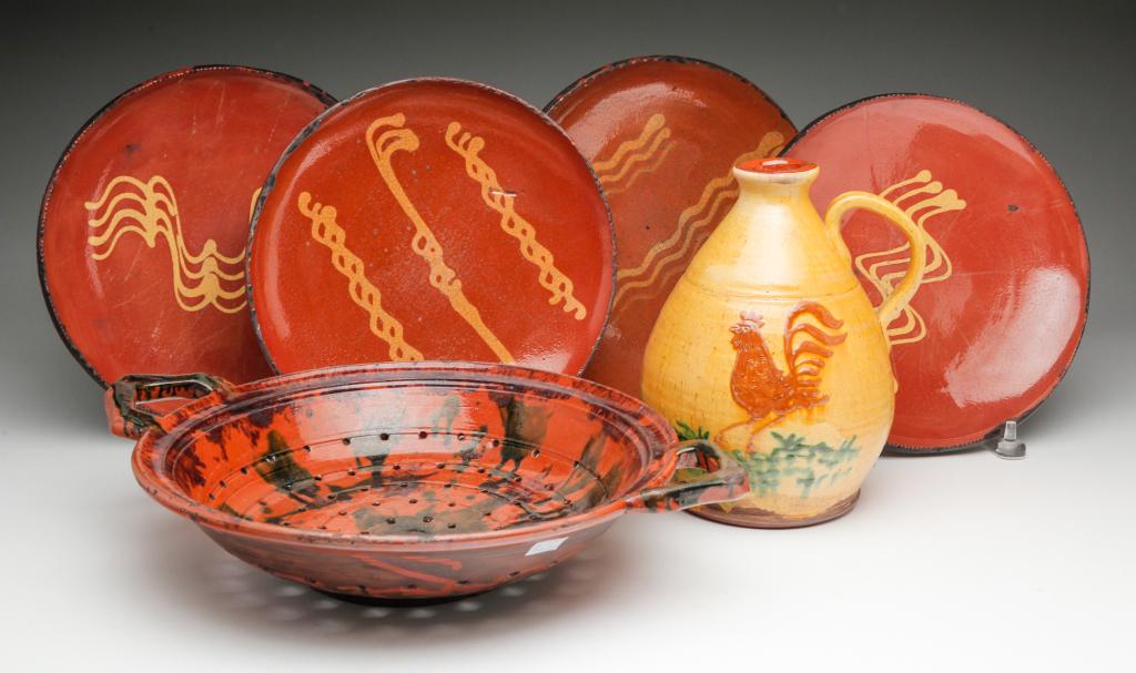 GROUP OF TURTLE CREEK POTTERY PIECES. (1 of 13)