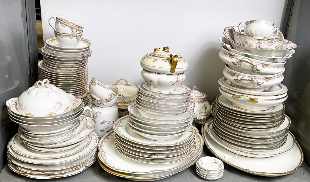 SELECTION OF FRENCH HAVILAND CHINA. (1 of 5)