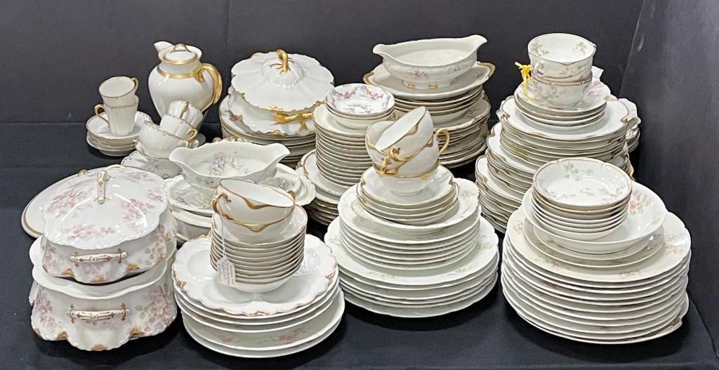 SELECTION OF FRENCH HAVILAND CHINA. (1 of 3)