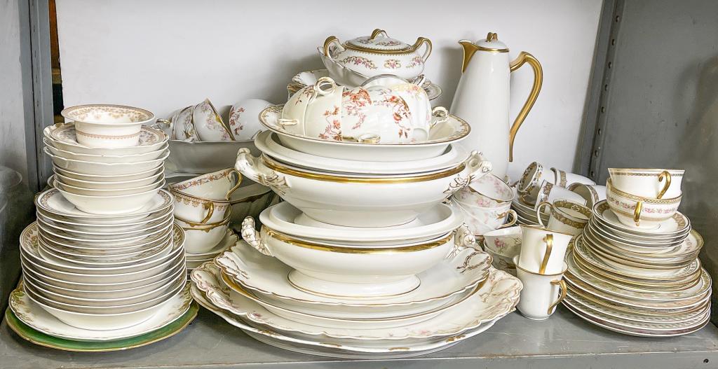 SELECTION OF FRENCH HAVILAND CHINA. (1 of 4)