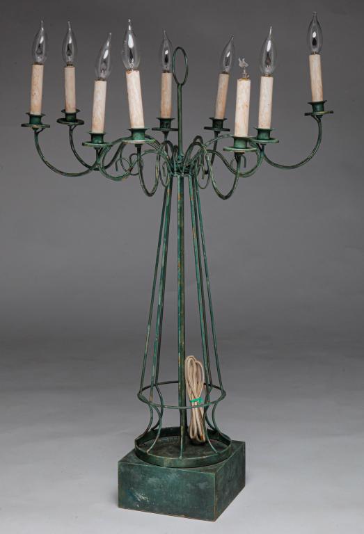 CONTEMPORARY TABLE LAMP. (1 of 4)