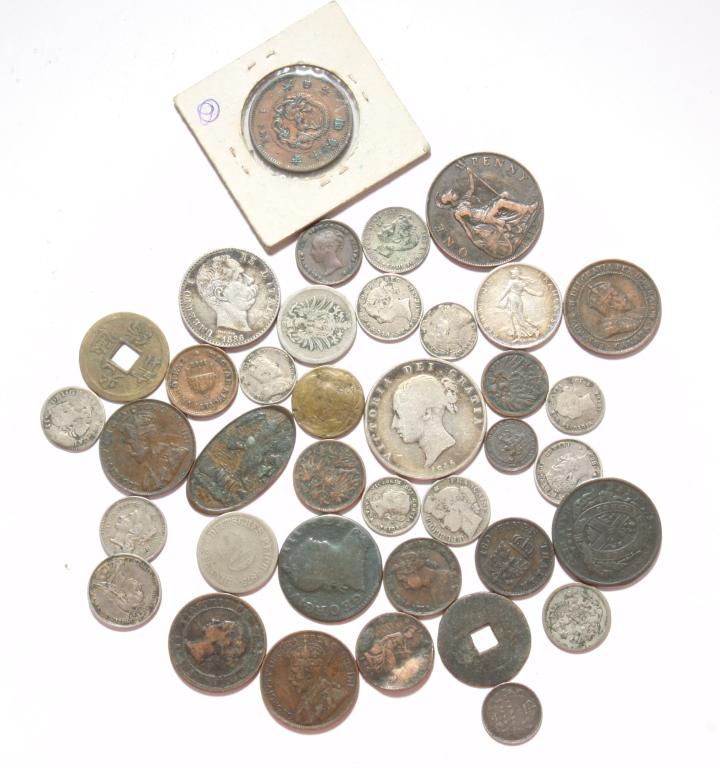 GROUP OF FOREIGN COINS INCLUDING SILVER. (1 of 2)