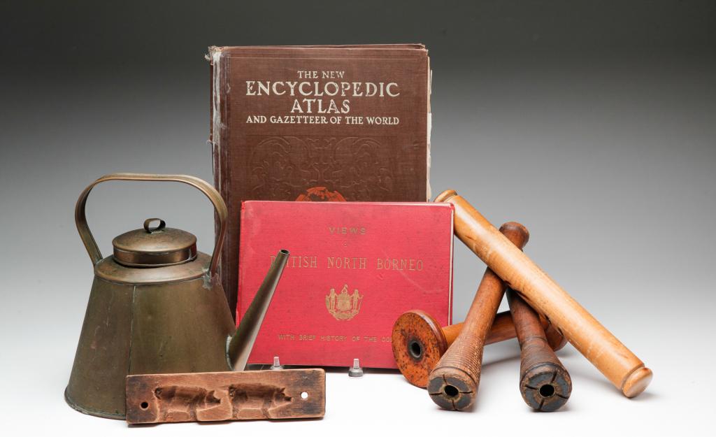 GROUP OF WOODENWARE AND ETC. (1 of 6)