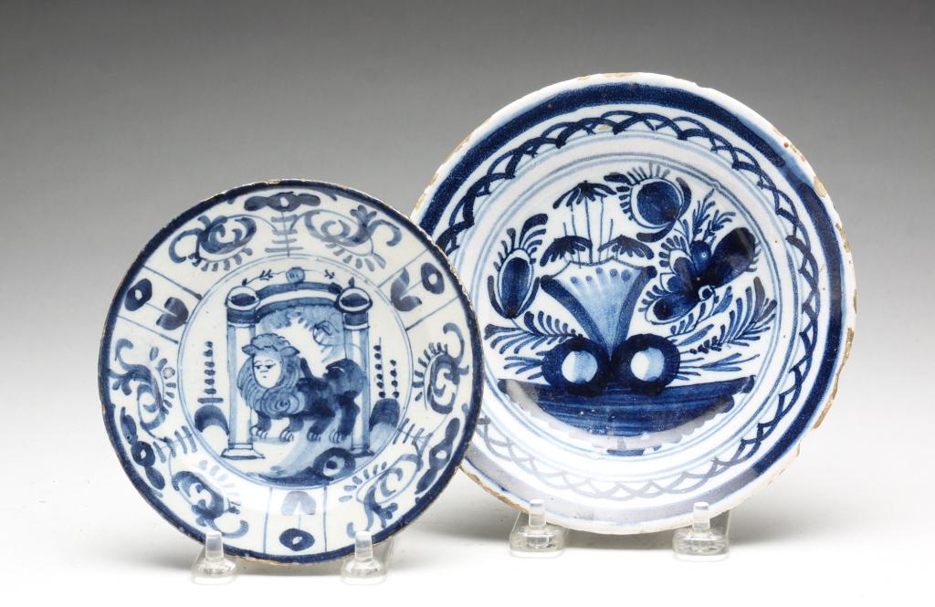 TWO SMALL DELFT DISHES. (1 of 5)