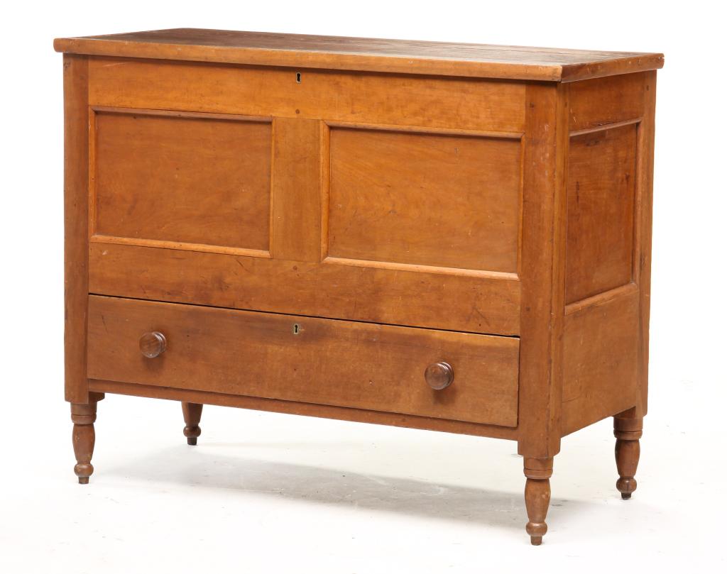 AMERICAN SHERATON SUGAR CHEST. (1 of 5)