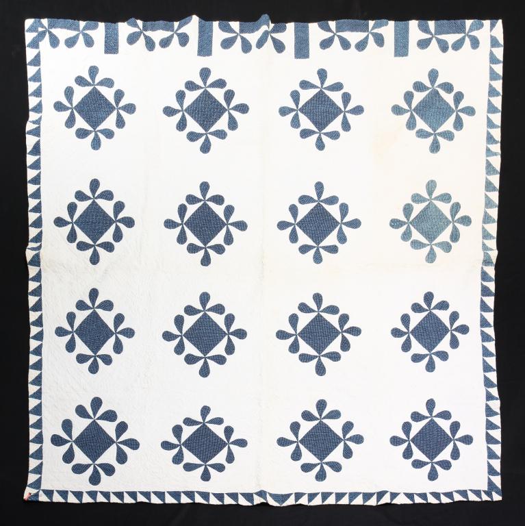 AMERICAN APPLIQUE QUILT. (1 of 2)