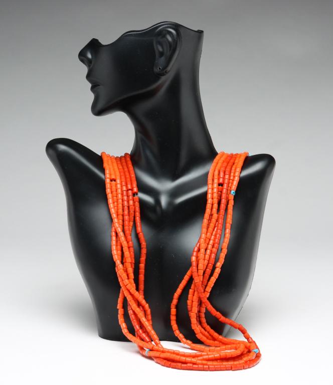 VINTAGE STRAND CORAL GLASS TRADE BEADS. (1 of 3)