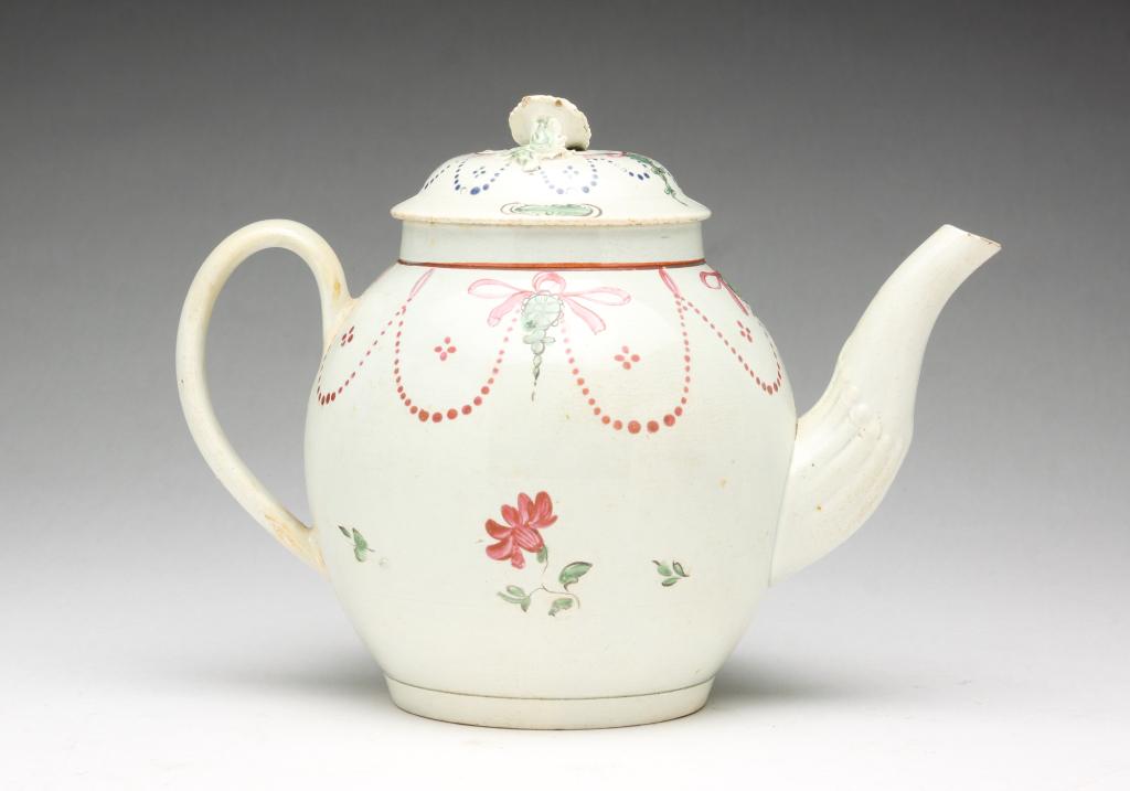 ENGLISH SOFTPASTE TEAPOT. (1 of 4)