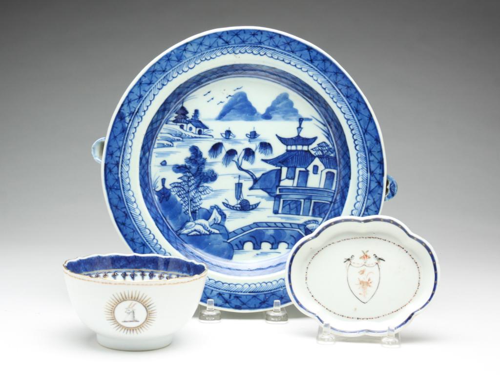 THREE CHINESE NANKING AND CANTON PIECES. (1 of 6)