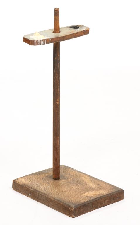 AMERICAN PRIMITIVE LIGHTING STAND. (1 of 3)