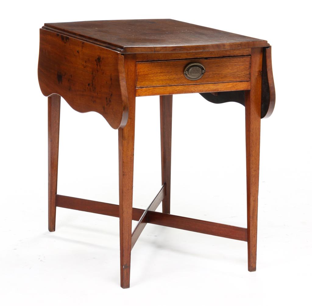 NEW ENGLAND HEPPLEWHITE PEMBROKE TABLE. (1 of 6)